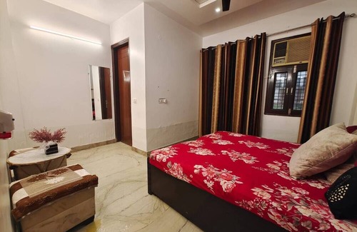 Tilak Nagar Apartment | Sufiyana Plain Like Beautiful 1