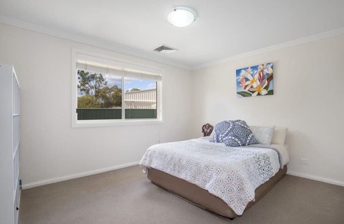Armidale House | Entire House - Outrageously Clean !!!!