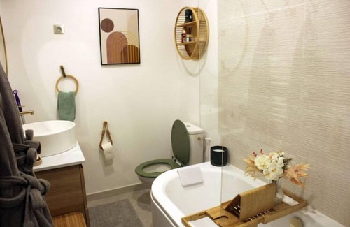 Nemours Apartment | Nemours Centrale, Duplex n°5 (55m2), parfait pour 4 personnes, TER Paris (1h15)