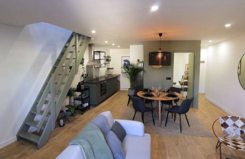 Nemours Apartment | Nemours Centrale, Duplex n°4 (55m2), parfait pour 4 personnes, TER Paris (1h15)