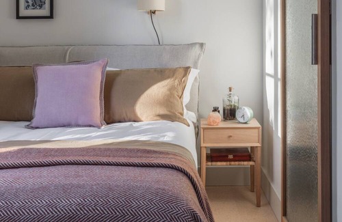 Riverside Apartment | Bermondsey Studio #33
