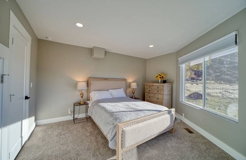 Twin Falls House | Luxury Private 3BR Home w/ Canyon & River Views