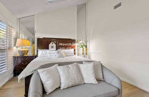 La Mirada House | Luxurious Sanctuary on Santa Gertrudes Ave #41808
