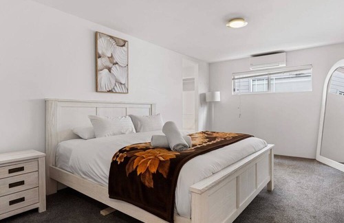 The Entrance North House | Coastal Retreat Heated Plunge Pool with Pool Table