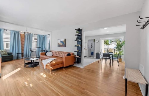 Portsmouth House | Chic Family Friendly Home w/ FirePit | Near Casino