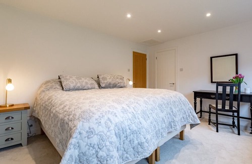 Biddenden House | Haons - Three Bedroom House, Sleeps 8