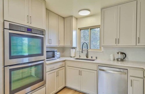 Prunedale House | Central Location, cozy 10 Acre Prunedale home - Near Monterey, Carmel, & moren