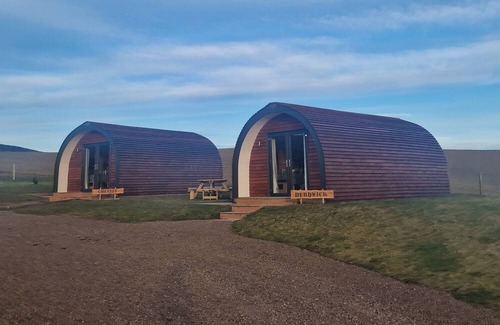 Eyemouth Cabin | Herdwick - luxury pods with Private hot tubs - BBQ - 750m to Beach