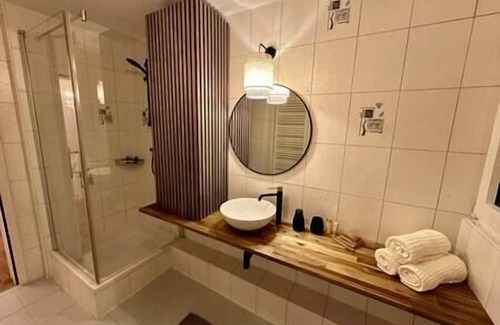 Alt-Muhlburg Apartment | 77m² - 3 Zi Modern Zentrum Küche Dachterrasse Wlan