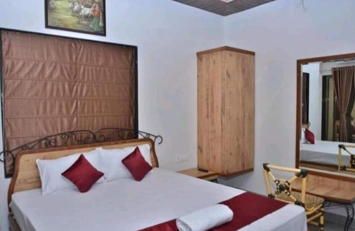 Bhilar Villa | Unique Inn Villa Strawberry Farm Fragrance