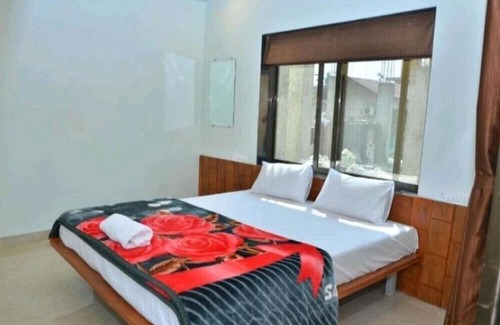 Bhilar Villa | Unique Inn Villa Strawberry Farm Fragrance