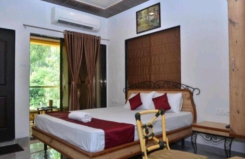 Bhilar Villa | Unique Inn Villa Strawberry Farm Fragrance