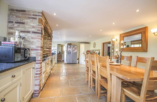Old Sodbury Cottage | Charming 5-Bed Cottage in Old Sodbury Bristol