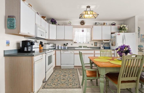 North Ocean City House | 13463 Madison Ave 4 br 2.5 bath house off Rt 54/Madison Ave with boat dock and yard
