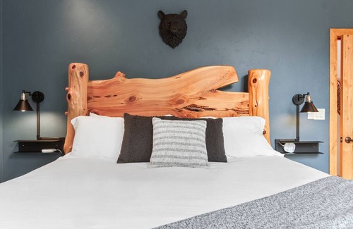 Breckenridge House | Welcome to Kindred Luxury Chalet in Breckenridge Hot Tub Pets Full Redesign