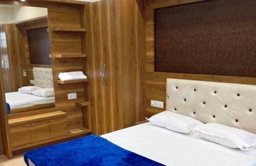 Ujjain House | Peaceful location, clean room, near to Mahakal Jyotirling - Chandra