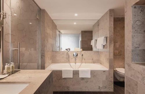 The Hague Center House | Enjoy Breathtaking Views Of The City | 2 Units w/ City Center Just A Short Walk