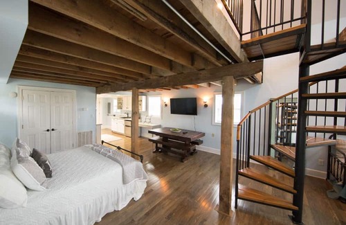 Forest Cottage | Charming Stable Cottage Located on West Manor Estate
