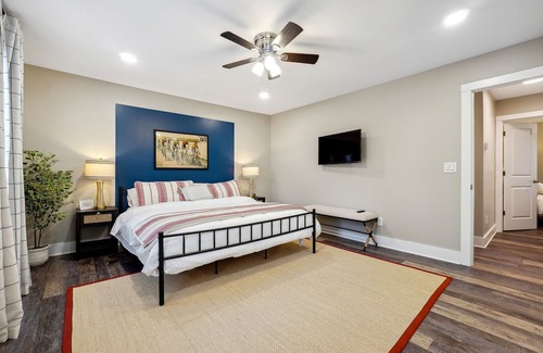 Acworth House | KSU Getaway: Cozy 4bd - BBQ - Games