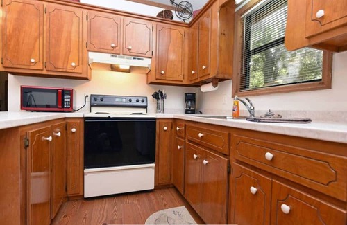 Blairsville Cabin | Romantic Cabin, Forest View & Indoor Fireplace