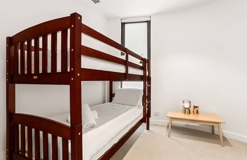 Chinatown Apartment | SYD1801 CBD Location 2B1B Apt w pool, walk to Chinatown