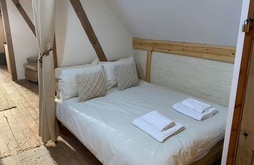 Longtown House | The Granary at Gwatkin Red Cow