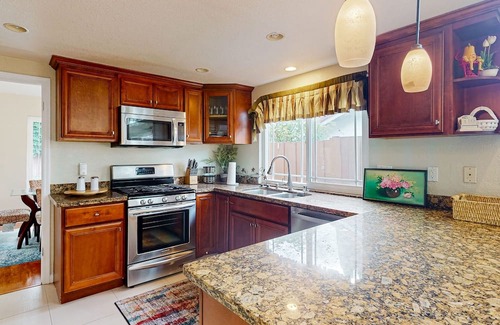 East San Jose House | Inviting home near downtown with enclosed backyard, streaming, W/D, & patio