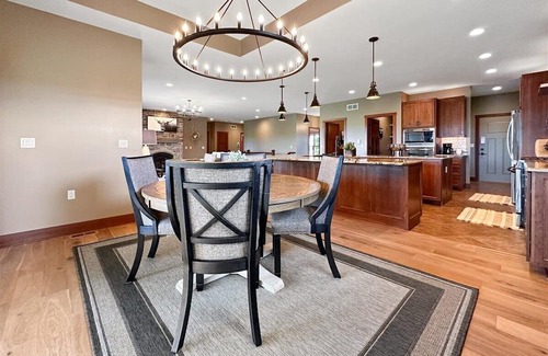 Galena House | Breathtaking 360 Degree Views! Private Swim Pond, Sauna & Home Gym On 43 Acres!