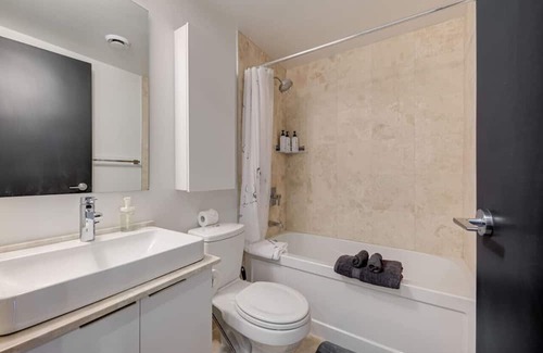 Central Waterfront Apartment | Perfect Downtown Stay: Steps from CN Tower & Arena