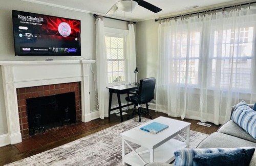 New Bern House | King Bed Pets Ghent's Relaxing Retreat