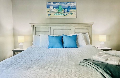 New Bern House | King Bed Pets Ghent's Relaxing Retreat