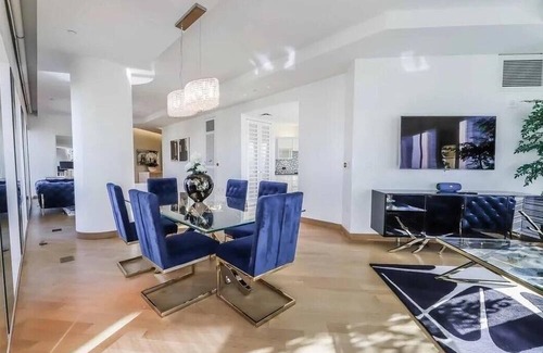 Las Vegas Strip Apartment | Elegant Corner 2 Bedroom Condo with Floor to Ceiling Windows