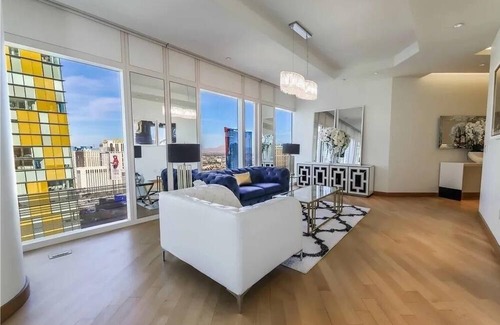 Las Vegas Strip Apartment | Elegant Corner 2 Bedroom Condo with Floor to Ceiling Windows