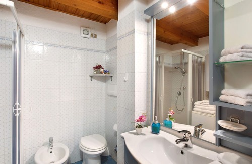 Gressan Apartment | Holiday Apartment "Casa Mimosa 1" with Mountain View, Shared Garden & Wi-Fi