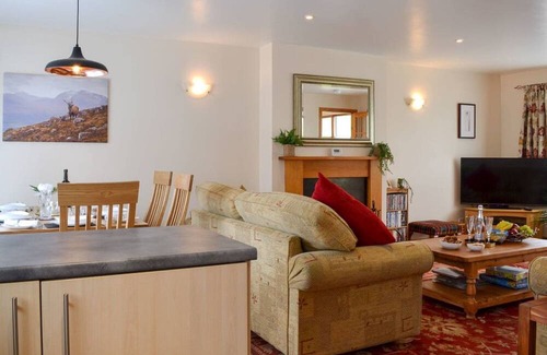 Grantown-on-Spey House | Strathspey Lodge - Retreat Group
