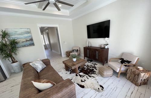 Panacea House | Florida Coastal Cottage with Pool