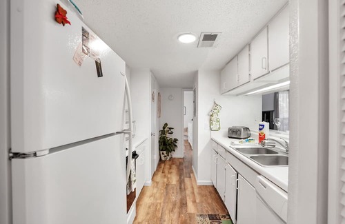 Bayview Condo | Bermuda Bay St. Petersburg Pool waterfront 2/2