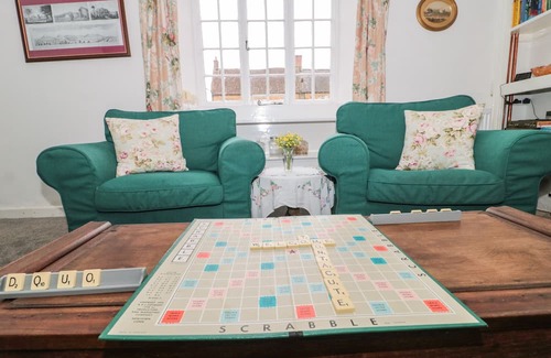 Montacute House | TWO TOWERS COTTAGE, character holiday cottage in Montacute