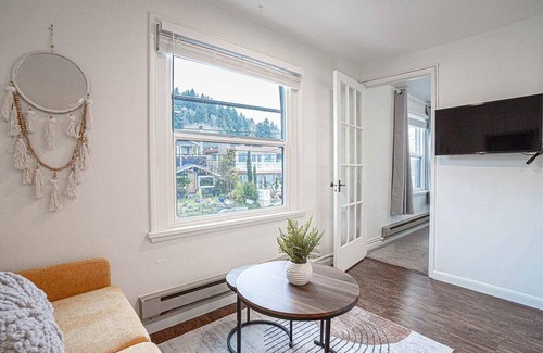 Alki Apartment | Seaside Serenity 1-BR Apt with peek-a-boo sound views