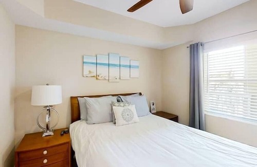 Capri Isle Apartment | 2 Bedroom 825086 by Houzlet