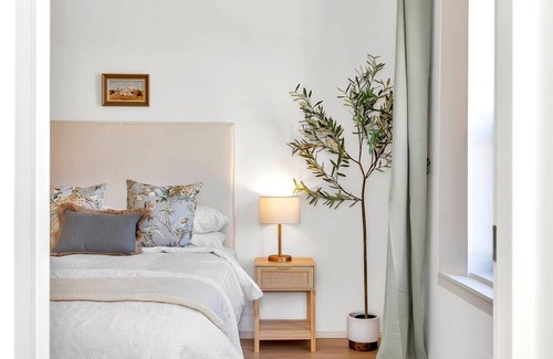 North Adelaide Apartment | Enchanted Blooms A Gorgeous Colonial Cottage