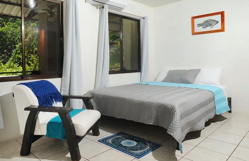 El Cerro Apartment | Beach apartment situated between Manuel Antonio and La Marina Pez Vela Quepos.