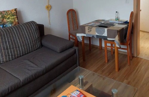 Beckhausen Apartment | Apartment 'Ferienwohnung Elke' with Shared Garden and Wi-Fi