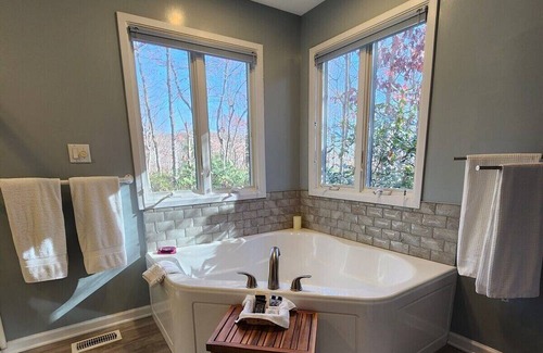 Dyke Cabin | Laurelwood