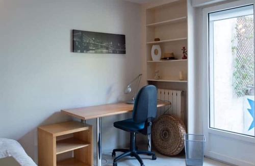 Vitry-sur-Seine Bed & Breakfast | Chambre Agréable Dans Pavillon Coquet