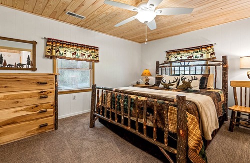 Maggie Valley Cabin | Cozy Creekside Retreat!