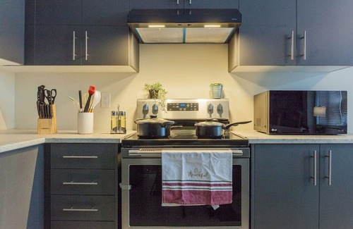 Caledonia House | Be the first to stay in our brand new house, minutes away from Hamilton International Airport