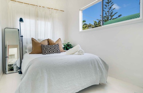 Northern Rivers Apartment | Golden Beachy- 20 steps to the sand!