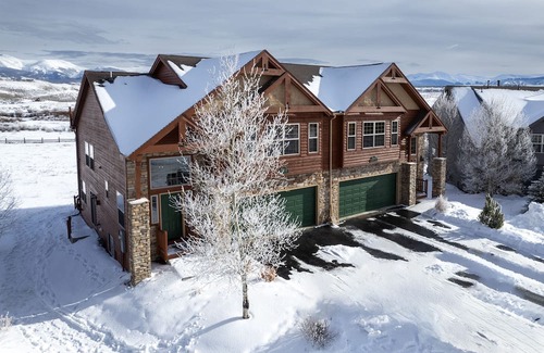 Pole Creek House | 208 Fireweed 15A Creek-Side Mountain Townhouse with Hot Tub