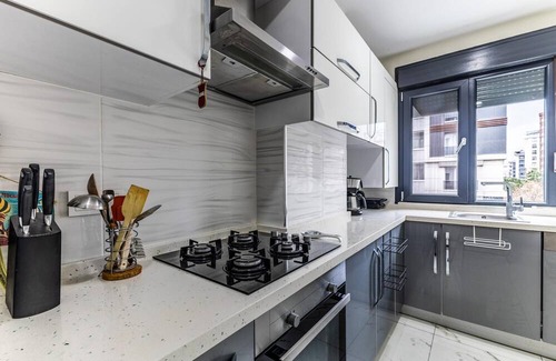 Suadiye Apartment | Spacious Flat Near Bagdat Avenue in Suadiye